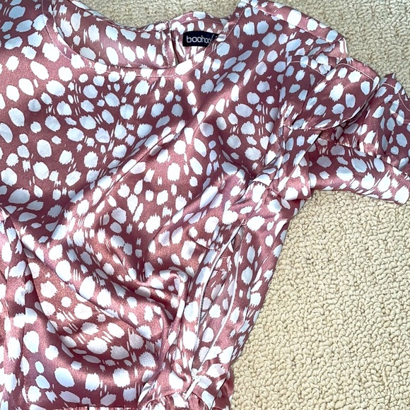 Boohoo Petite Woven Polka Dot Smock Dress - Picture 7 of 8